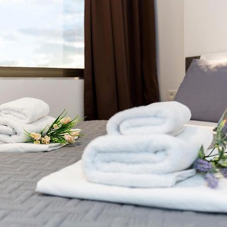 Apinelo Tower Rooms Split Exterior photo