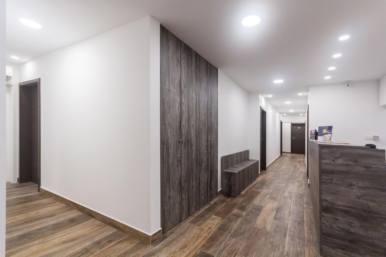 Apinelo Tower Rooms Split Exterior photo