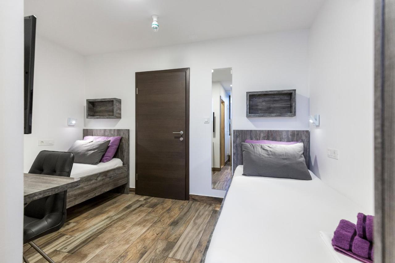 Apinelo Tower Rooms Split Exterior photo