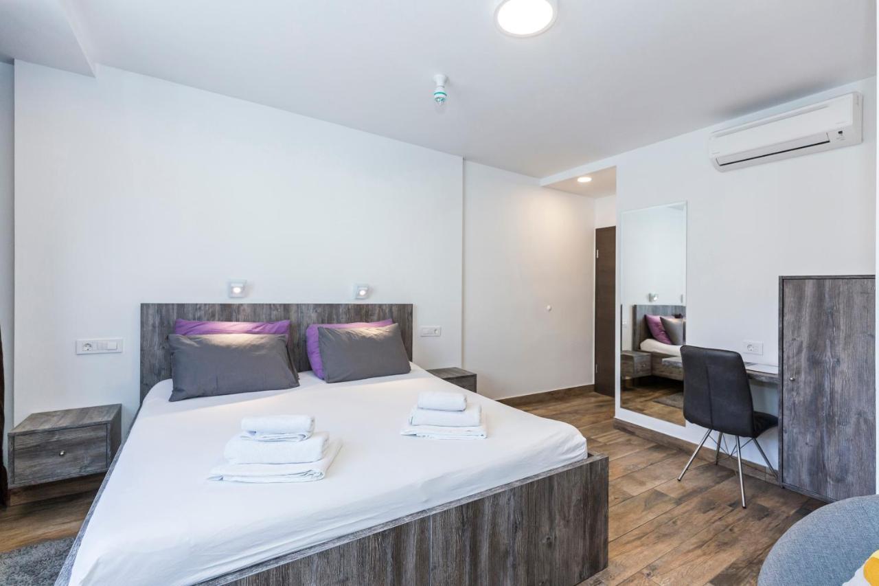 Apinelo Tower Rooms Split Exterior photo