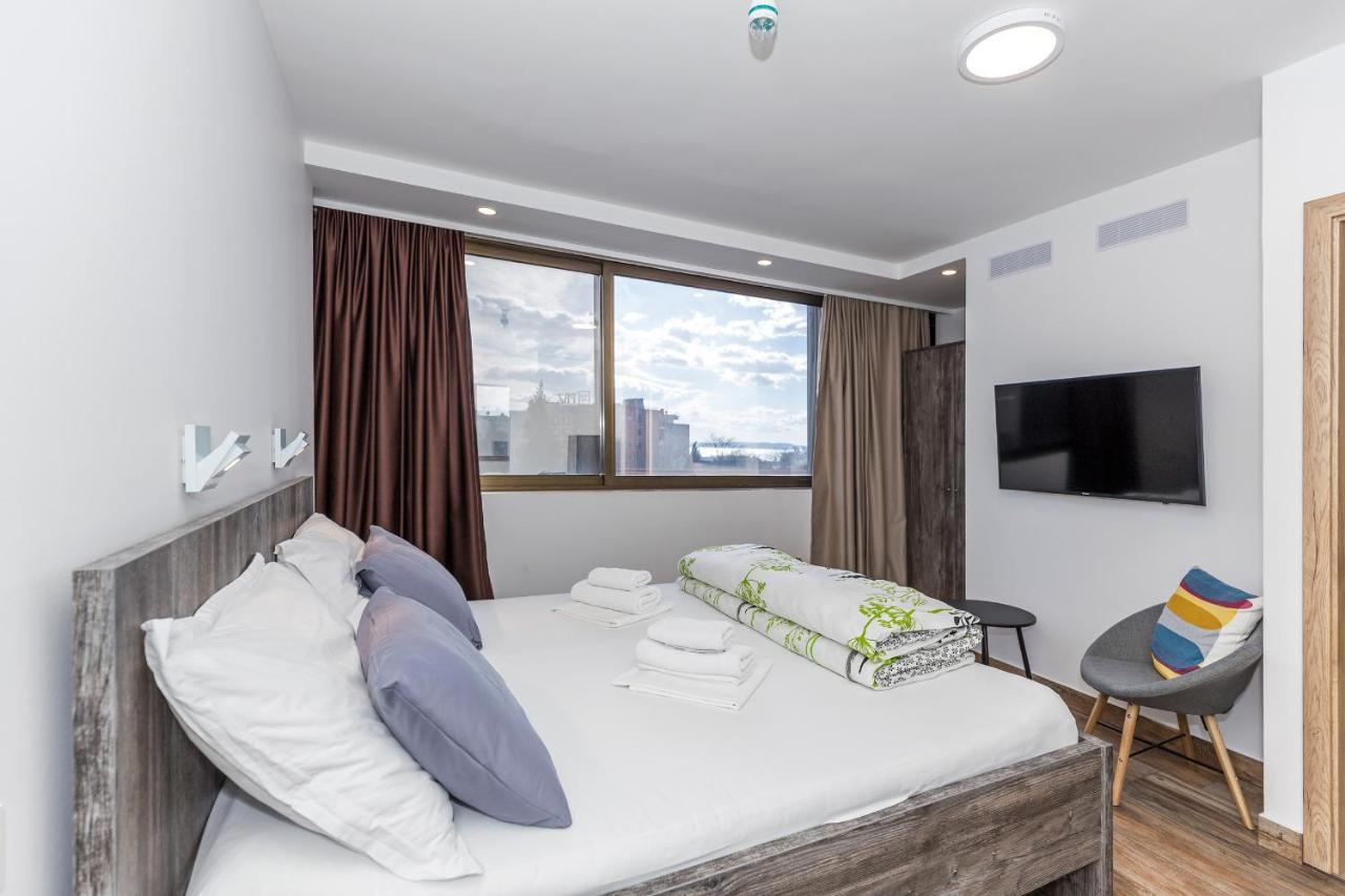 Apinelo Tower Rooms Split Exterior photo