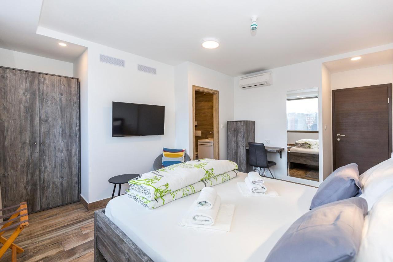Apinelo Tower Rooms Split Exterior photo