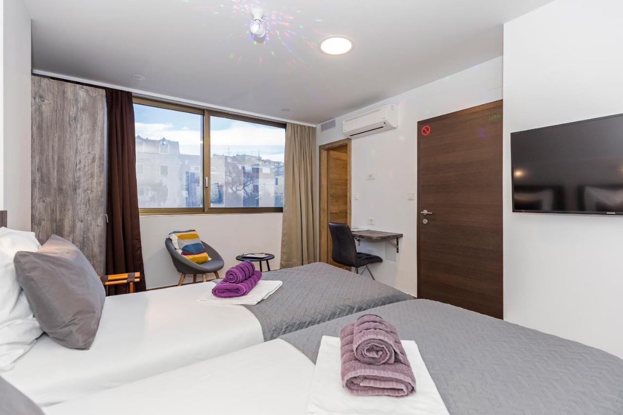 Apinelo Tower Rooms Split Exterior photo