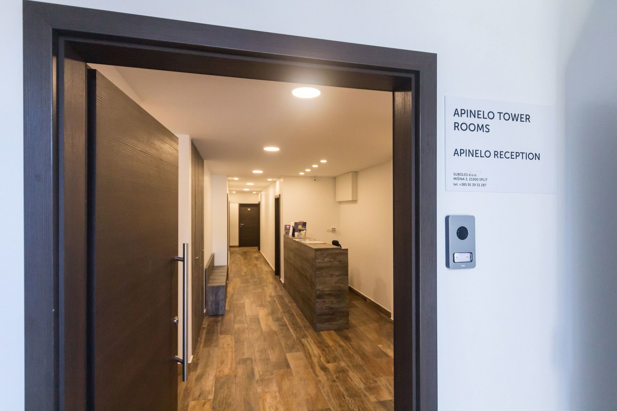 Apinelo Tower Rooms Split Exterior photo
